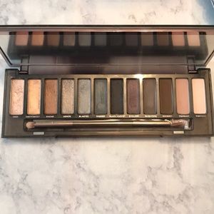 Urban Decay Naked Smoky Palette